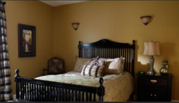 Natchez Manor Bed & Breakfast Room photo